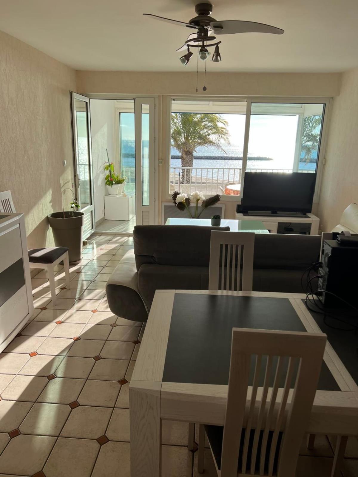 Apartment Appartement Mar E Souleu Avec Terrasse Et Vue Mer Au Grau Du Roi *